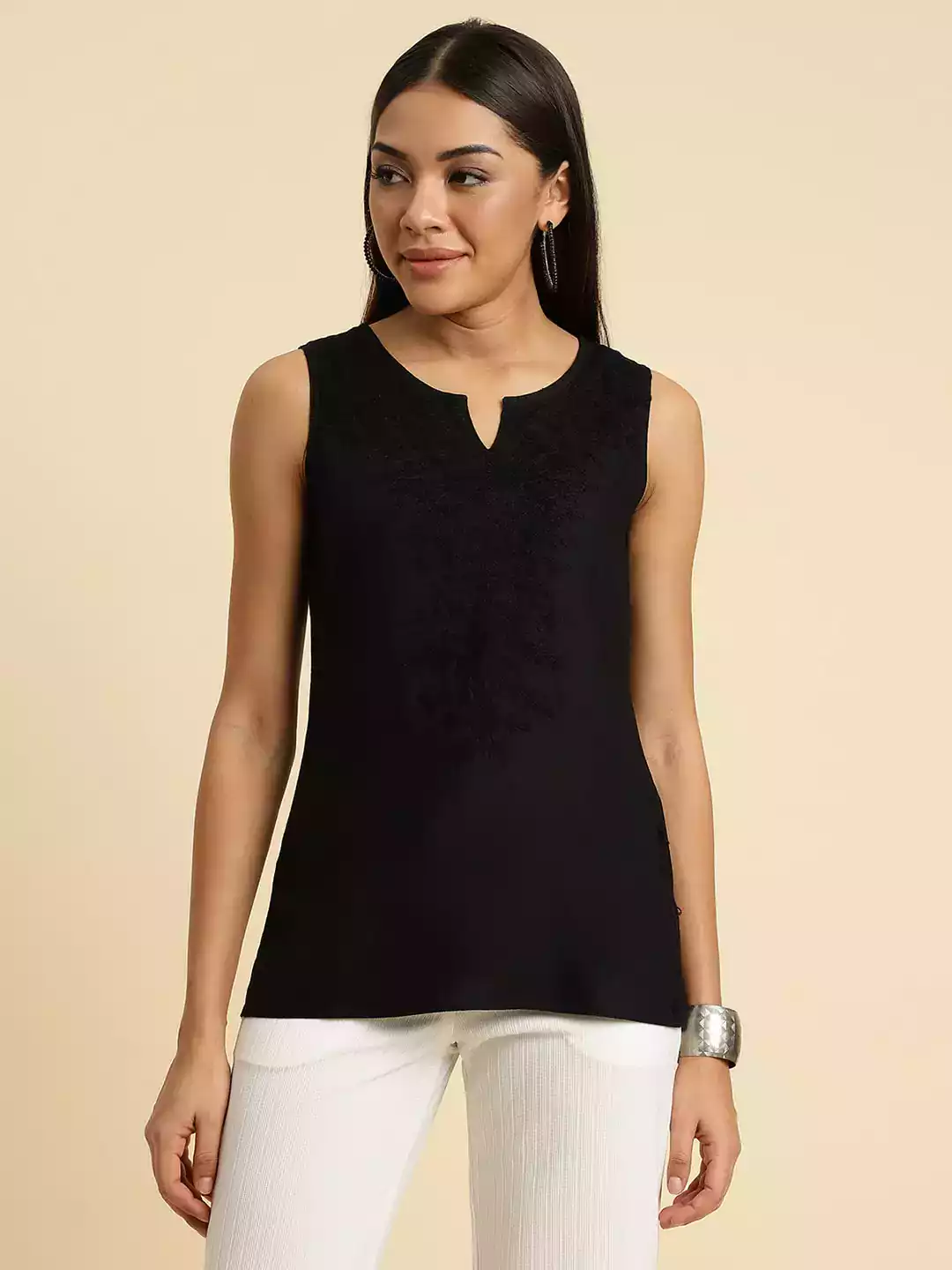black-self-sleevless-aari-short1-1.webp