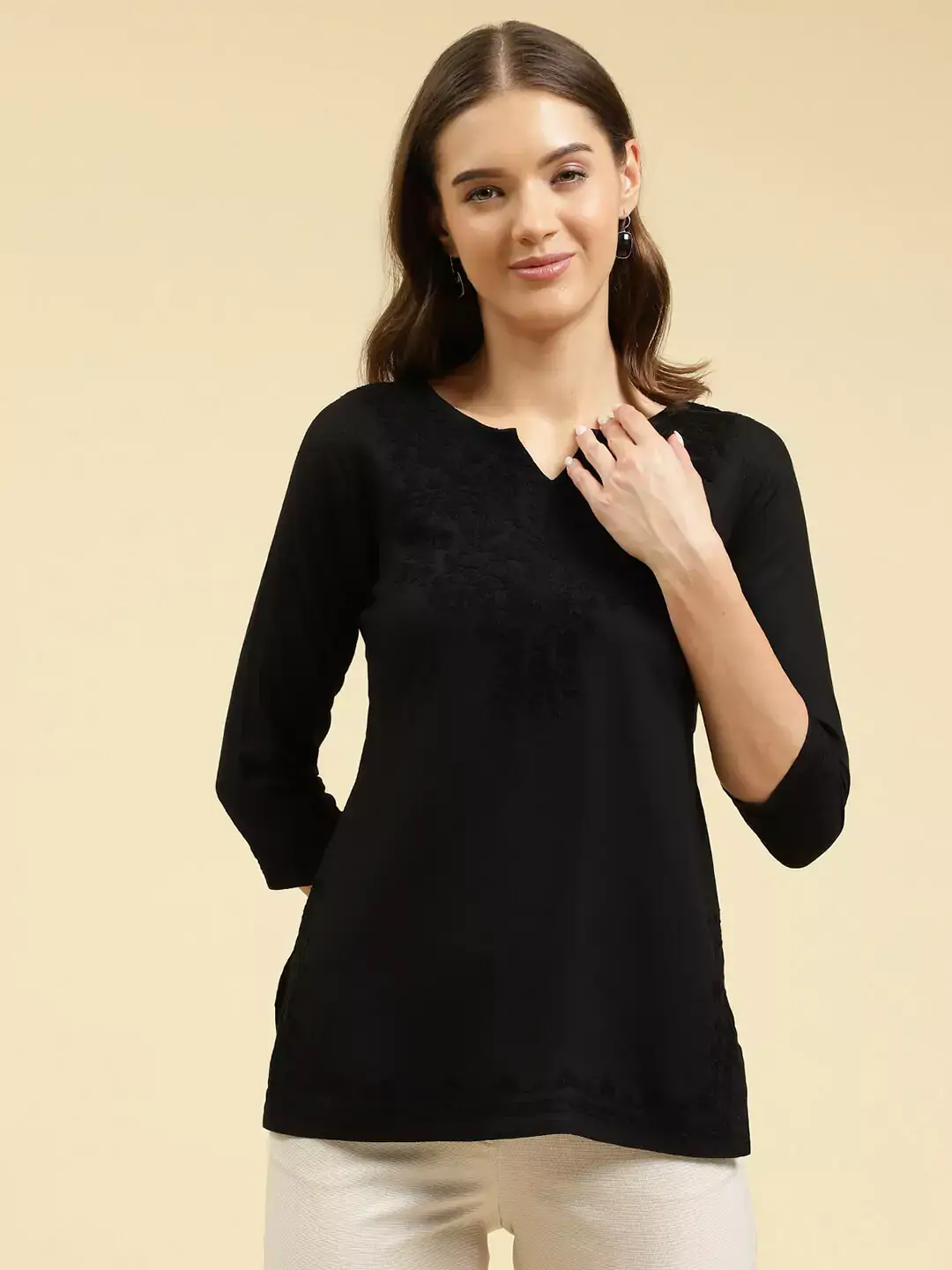 zahra-black-self-aari-short1-1.webp